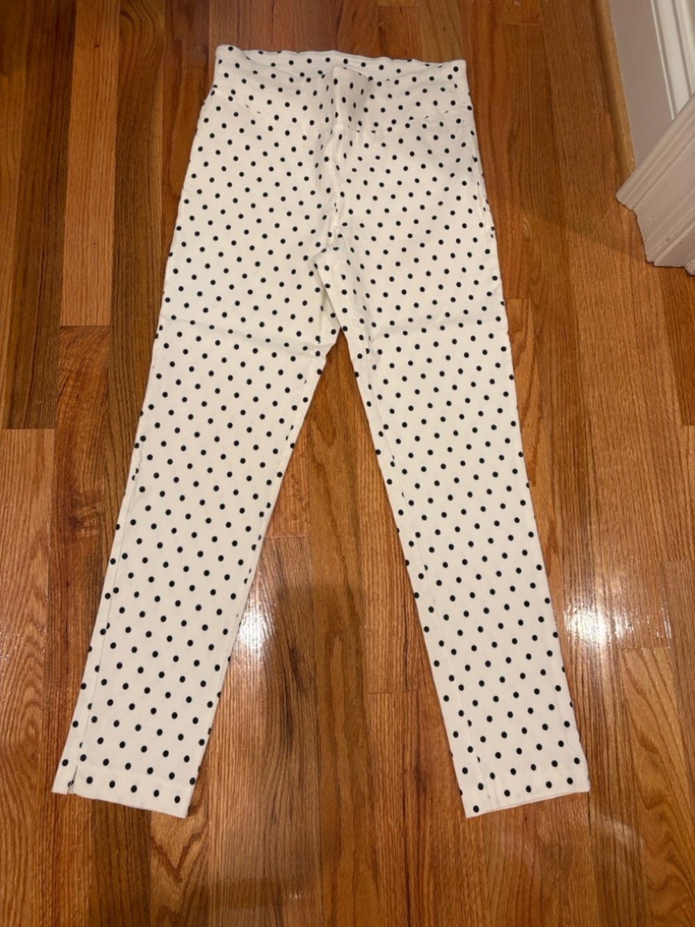White & black polka dot pants
